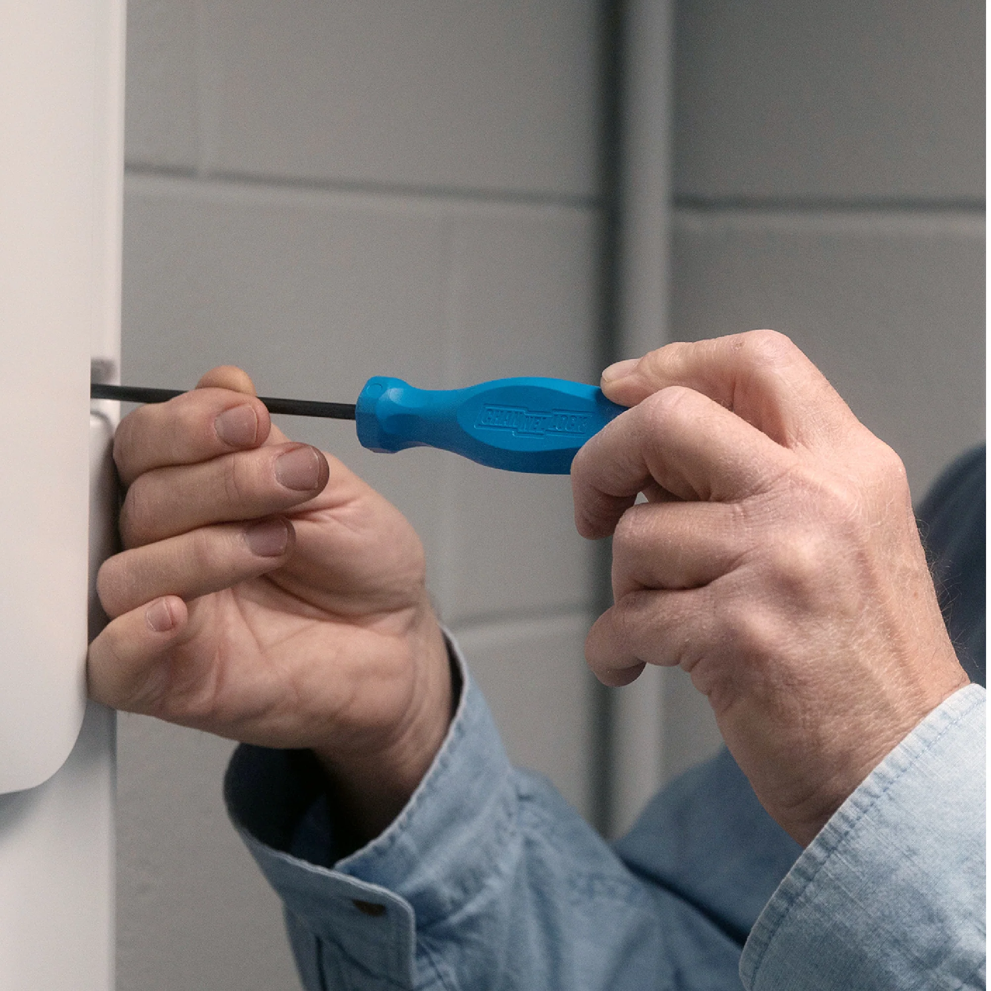 TORX T40 x 5-inch Professional Screwdriver (T405H) - Image 6